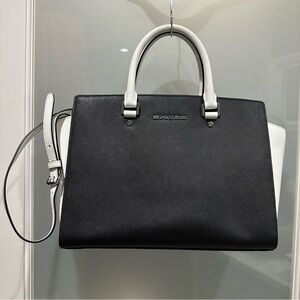 Michael Kors Medium Selma Bag Black Optic White
